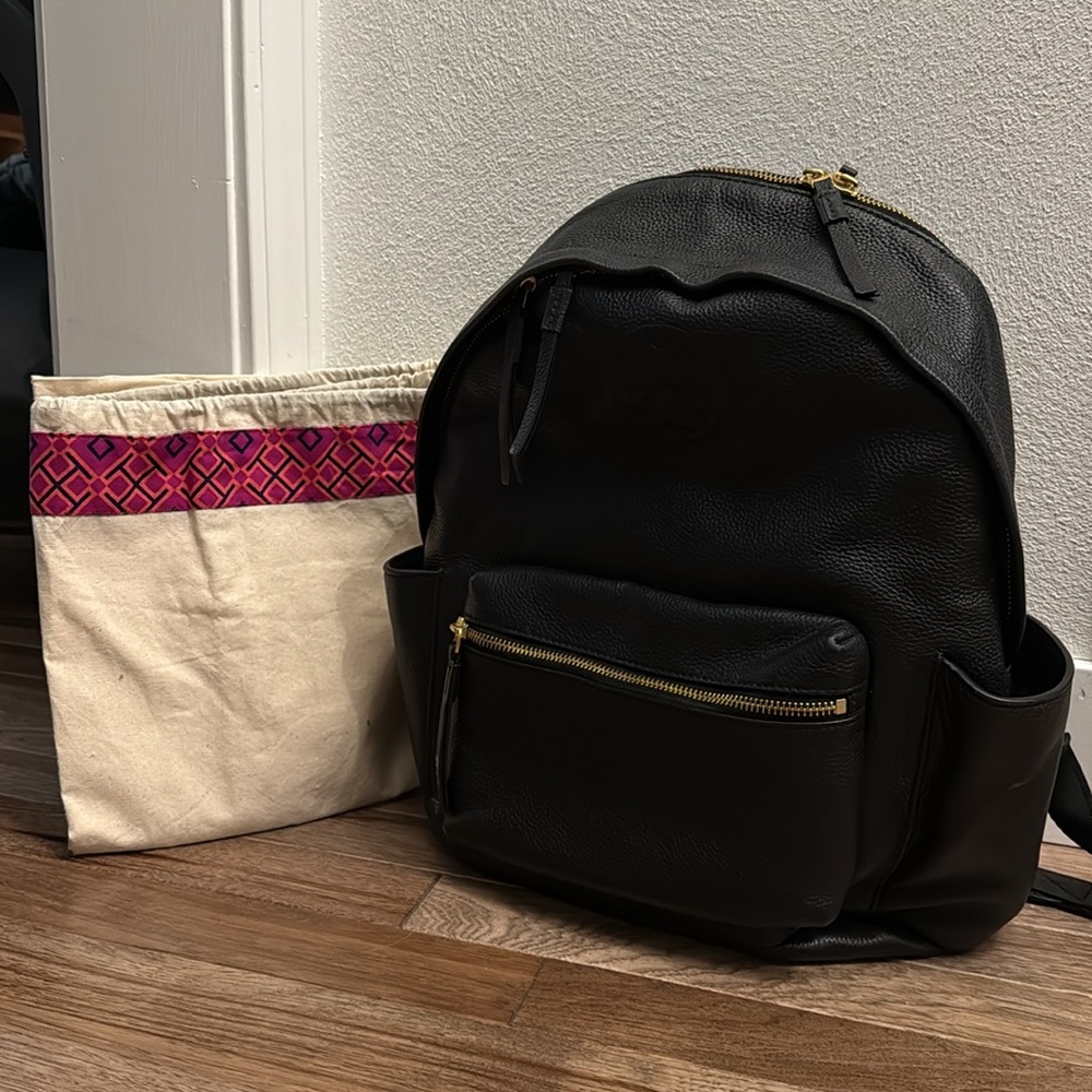 Tory Burch Perry Bombe Black Leather Backpack - Picture 5 of 9